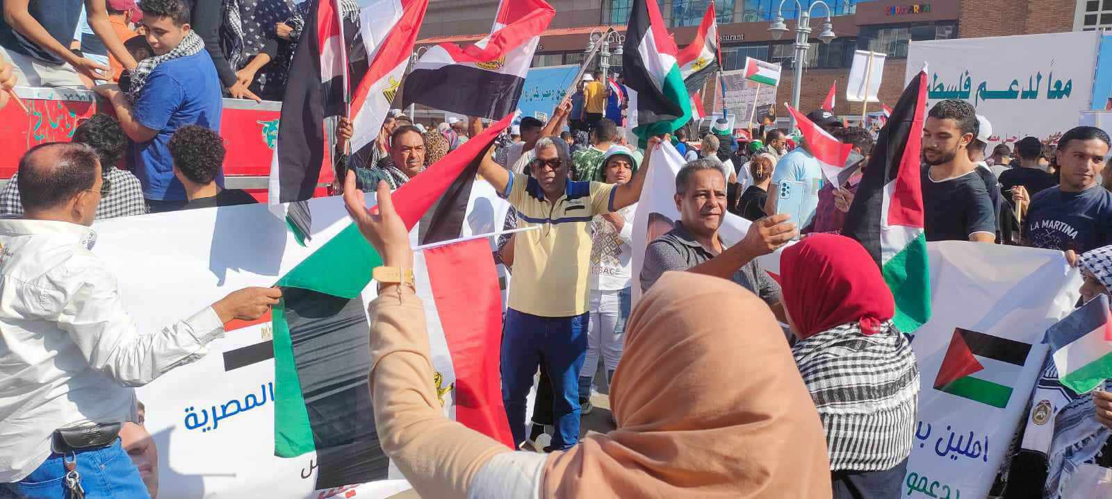 بالفيديو.. هتافات المصريين في تظاهرات دعم غزة اليوم :”بالروح والدم نفديكي يا فلسطين”