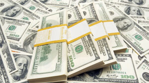 الدولار يرتفع عالمياً وسط استمرار التصعيد في فلسطين