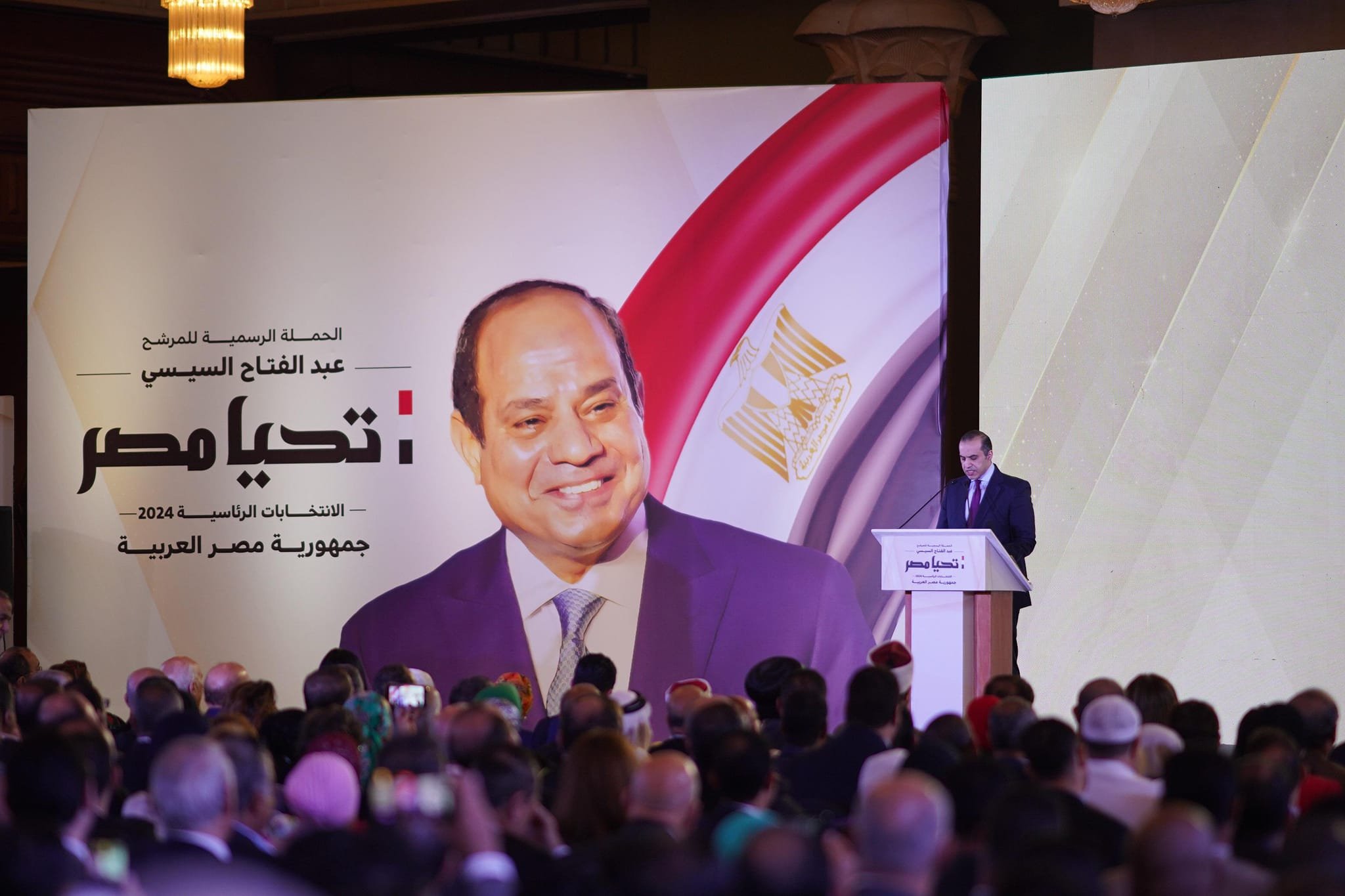 حملة المرشح الرئاسي تنشر فيديو مجمع لسيسي أثناء زيارته بمحافظات الجمهورية