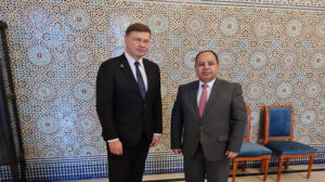 وزير المالية في لقائه مع المفوض الاقتصادي للاتحاد الأوروبي: آفاق رحبة للاستثمار المحلية والأجنبية فى مصر