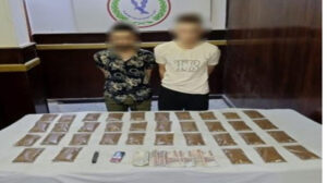 القبض على 4 أشخاص بحوزتهم 6 كيلو حشيش واستروكس واسلحة بيضاء بالقاهرة