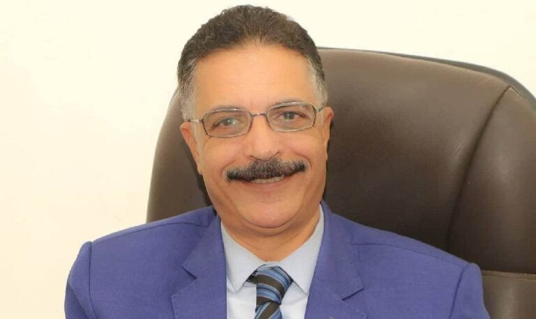 الكاتب سامي أبوالعز