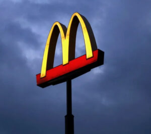 الزراعة الأمريكية تكشف السبب وراء بكتيريا “ماكدونالدز” الخطيرة