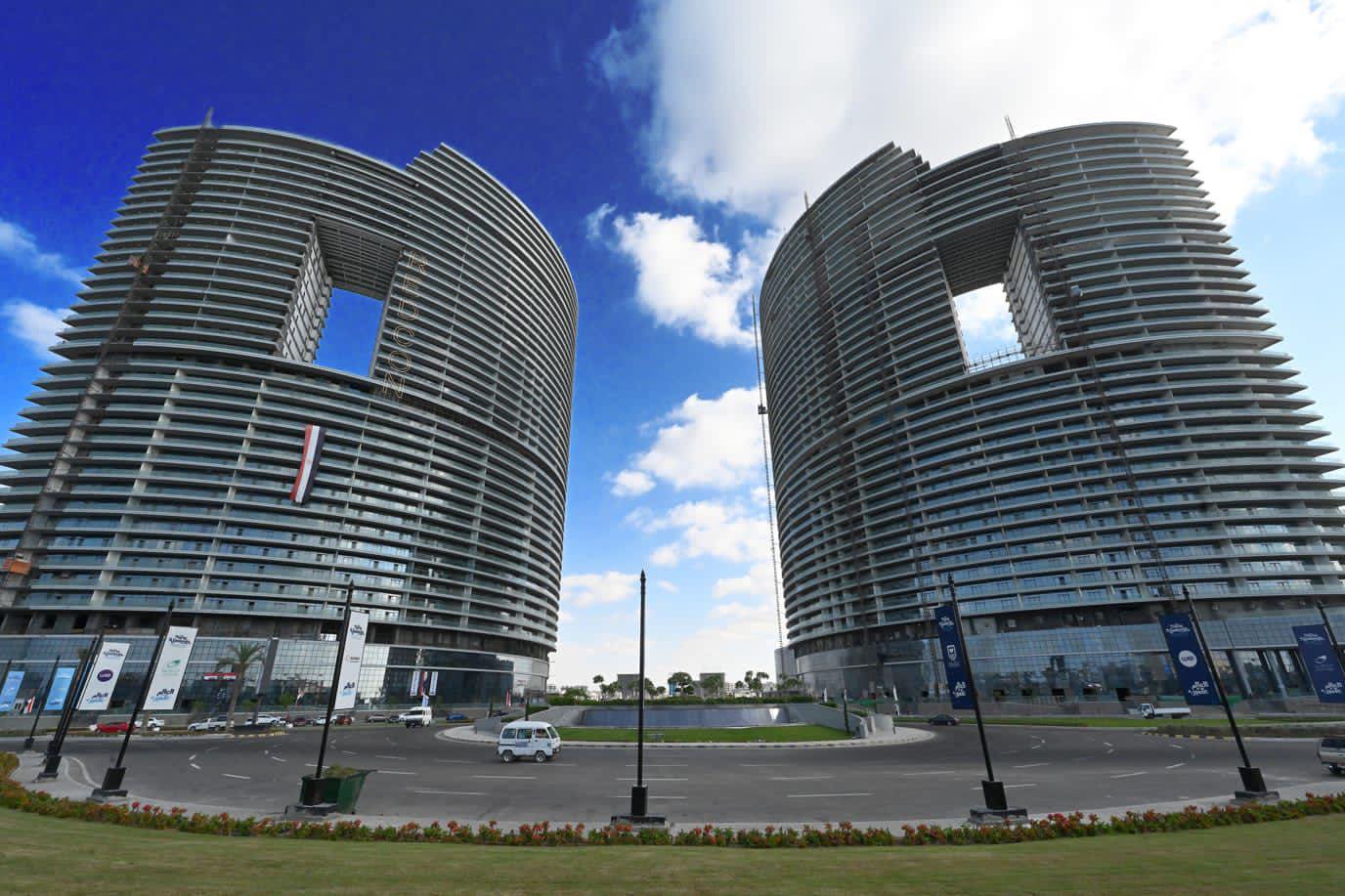 العلمين الجديدة تستقبل وفداً من الجامعة الألمانية بالقاهرة لتفقد مشروعاتها