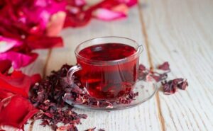 الكركديه.. مشروب صحي لكن بشروط