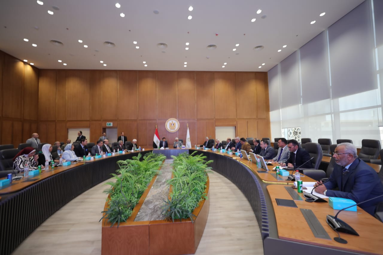 مجلس إدارة الاتحاد الرياضي للجامعات يعقد اجتماع برئاسة وزير التعليم العالي لإستعراض فاعليات الموسم الرياضي