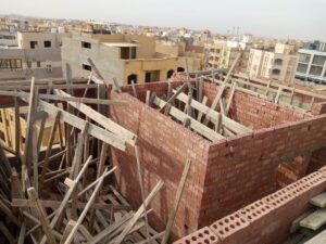 جهاز القاهرة الجديدة يزيل ٣ مخالفات على نفقة المخالفين بمناطق متفرقة