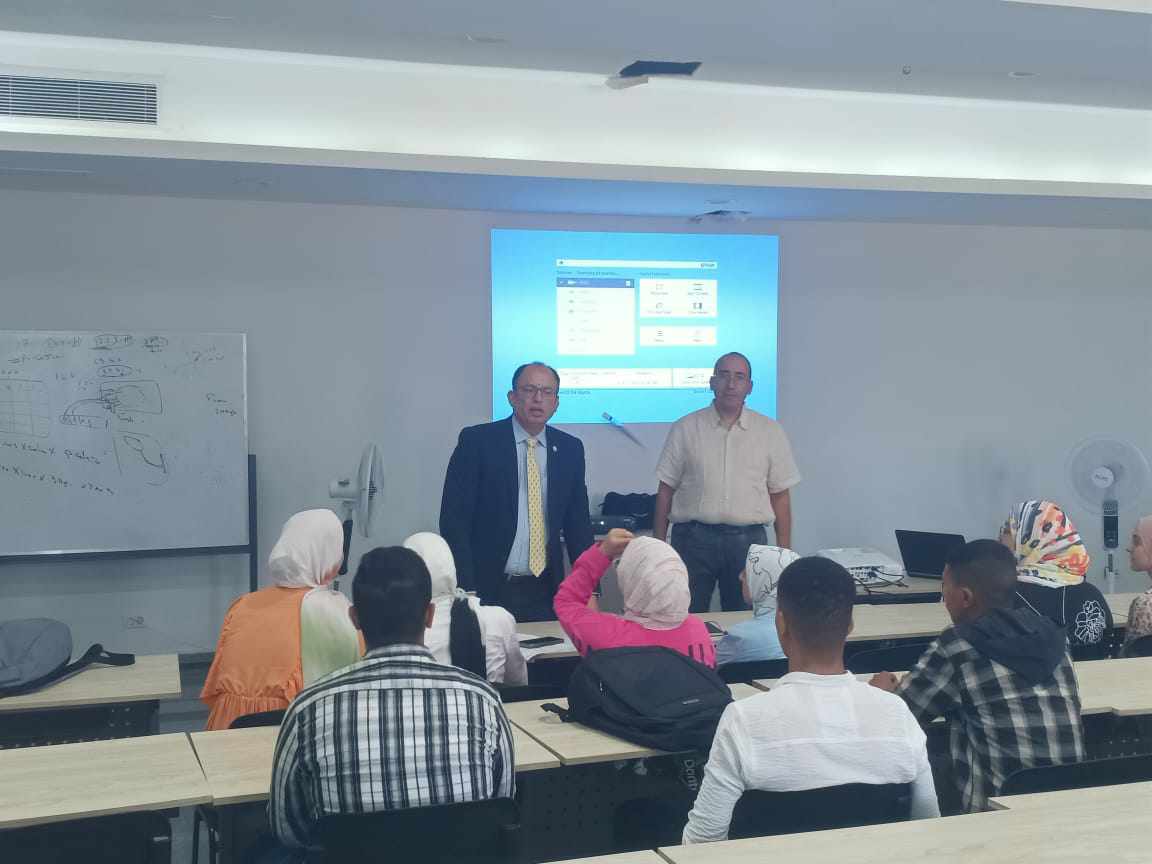 جولة رئيس جامعه حلوان داخل الجامعة الأهلية