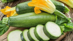 منها تقليل نسبة الكوليسترول بالدم.. فوائد الكوسة الصحية