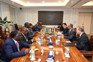 الإسكان: تنفيذ 2330 مشروعاً لمياه الشرب والصرف الصحى منذ عام 2014