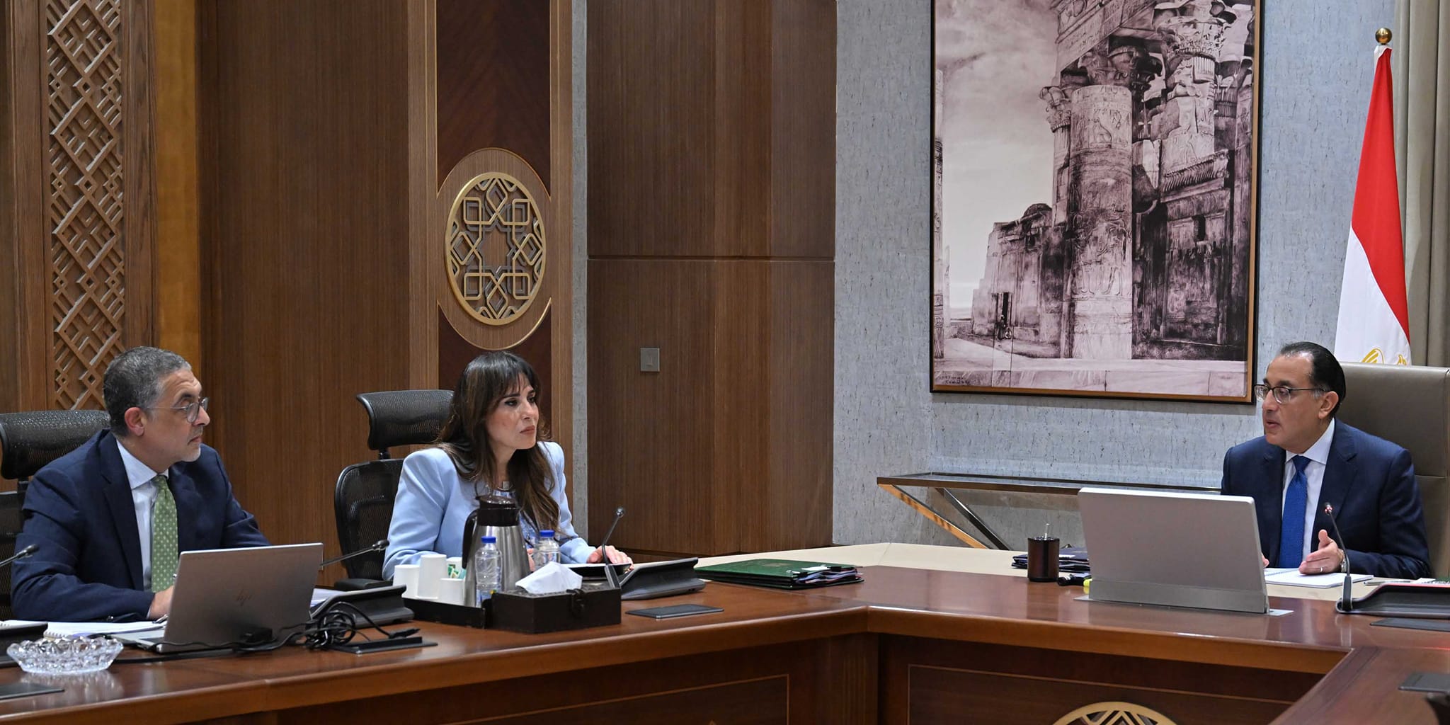 مدبولي يستعرض مع الرئيس التنفيذي لهيئة الاستثمار نتائج الجهود الترويجية لجذب الاستثمارات الأجنبية لمصر