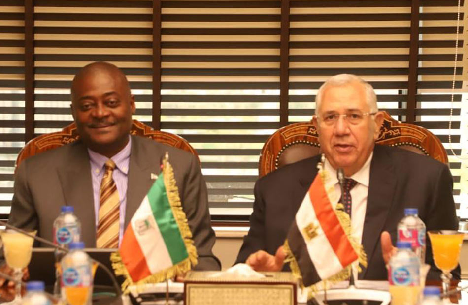 “القصير” يبحث مع وزير المصايد السمكية في غينيا الاستوائية سبل تعزيز التعاون