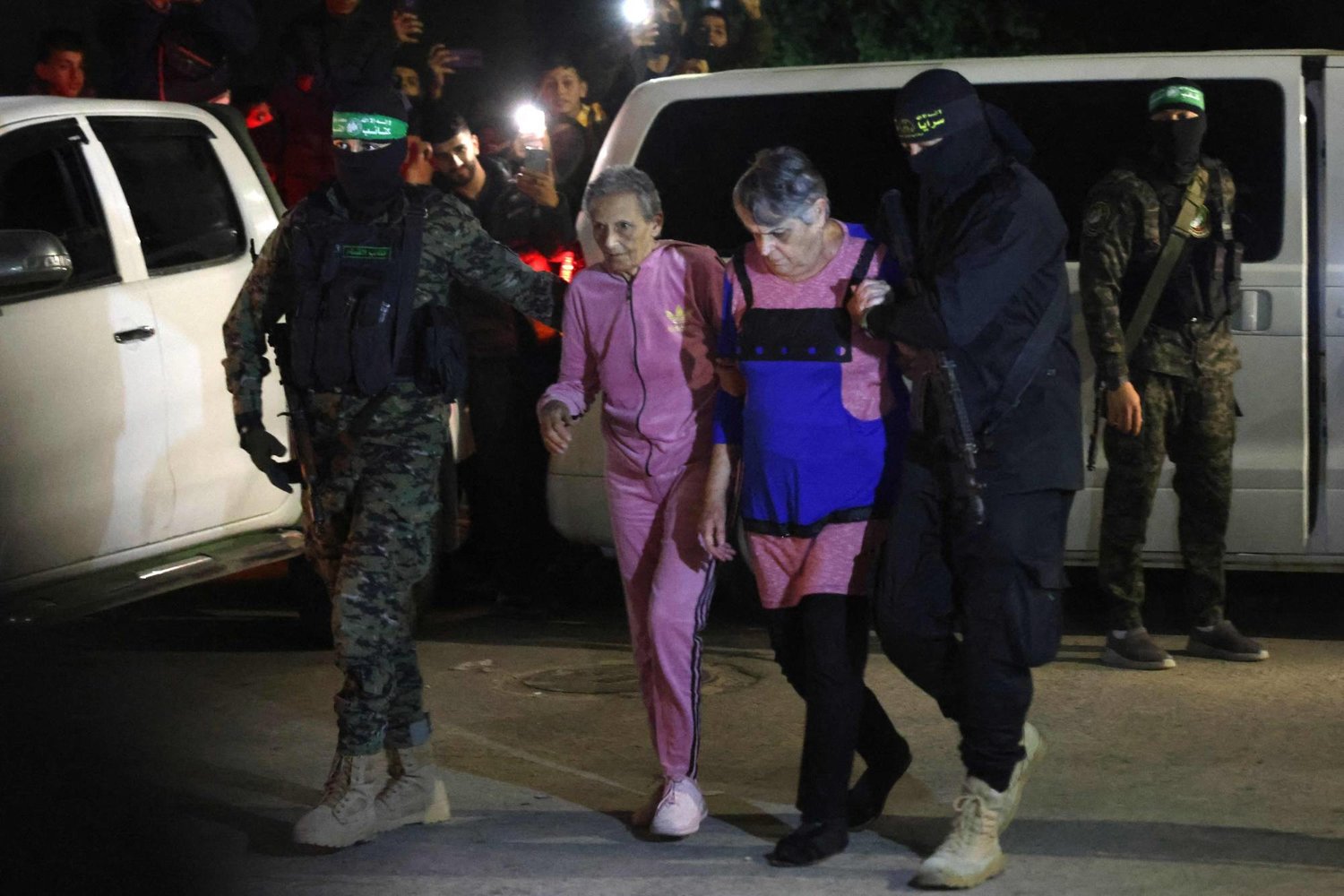 نزوح 80% من السكان.. مفاوضات شاقة لمد “هدنة غزة” الإنسانية