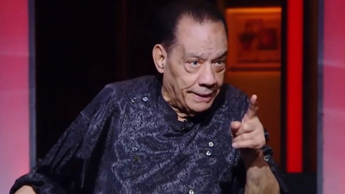 بعد عدم قدرته على الحركة لتعرضه للنصب.. تفاصيل الحالة الصحية لـ”حلمي بكر”