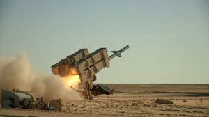 عاجل.. الدفاعات الجوية المصرية تُسقط جسم طائر في دهب