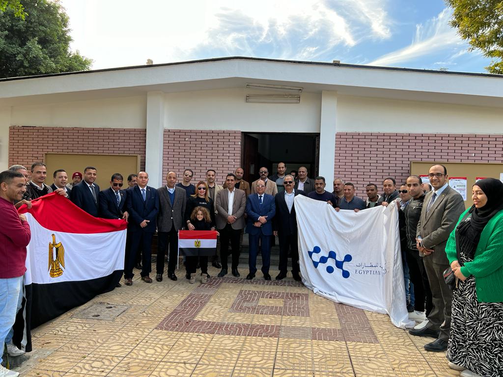 موظفو المصرية للمطارات يدلون بأصواتهم بالإنتحابات الرئاسية