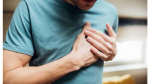 الفواكه والمكسرات.. أطعمة تزيد أعراض حساسية الصدر