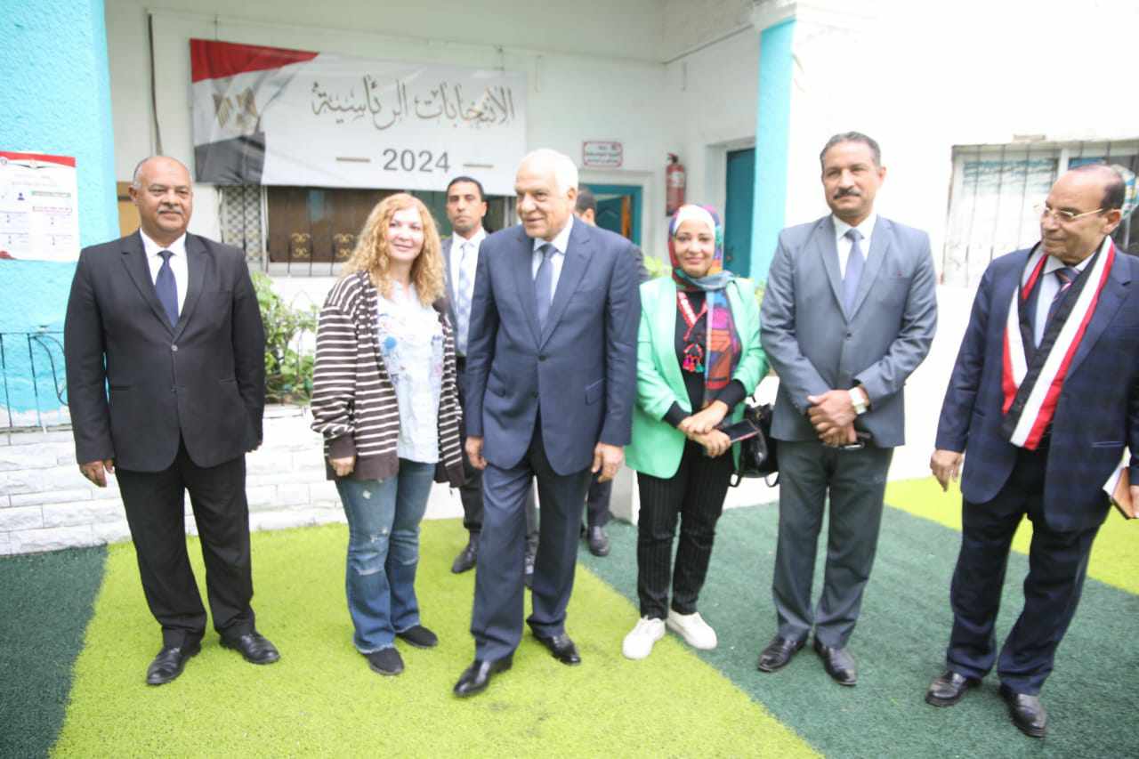 “راشد” يتفقد عدد من مقار اللجان الانتخابية بالجيزة