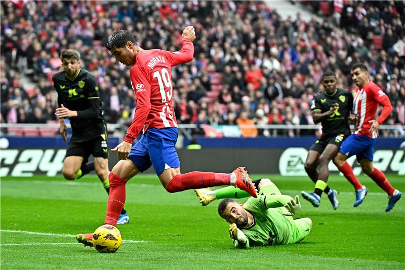 أتلتيكو مدريد يسعى لتخطف المركز الثالث من برشلونة أمام خيتافي