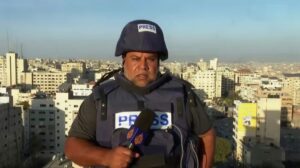 “جبلنا الشامخ”.. وائل الدحدوح يتصدر مواقع التواصل بعد وفاة ابنه حمزة