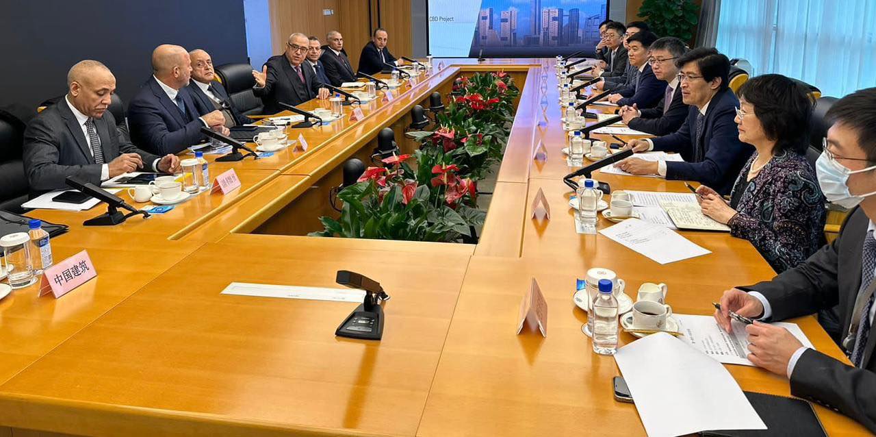 وزير الإسكان يستعرض مع الجهات المُمولة لمنطقة الأعمال المركزية بالعاصمة الإدارية الموقف المالى والتنفيذى للمشروع