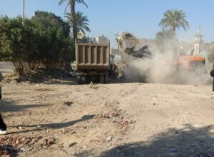 رفع ٥ آلاف طن مخلفات من أرض المطاحن بالجيزة