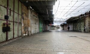 إضراب شامل يعم مدينة دورا بالضفة الغربية المحتلة