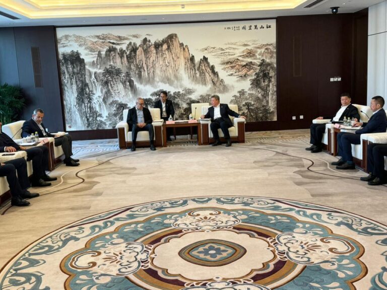 وزير الإسكان