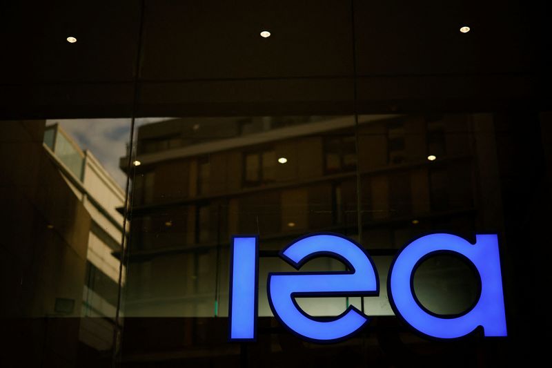 “الطاقة الدولية” ترفع مجددا توقعاتها لنمو الطلب العالمي على النفط