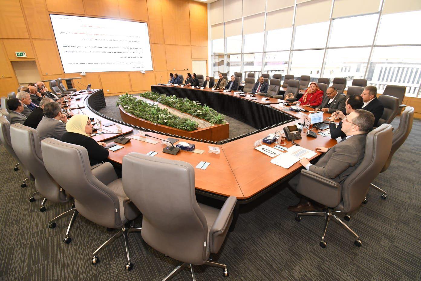 الإسكان تبحث مع المطورين العقاريين آليات تنفيذ المبادرة المقترحة لتصدير العقار المصري