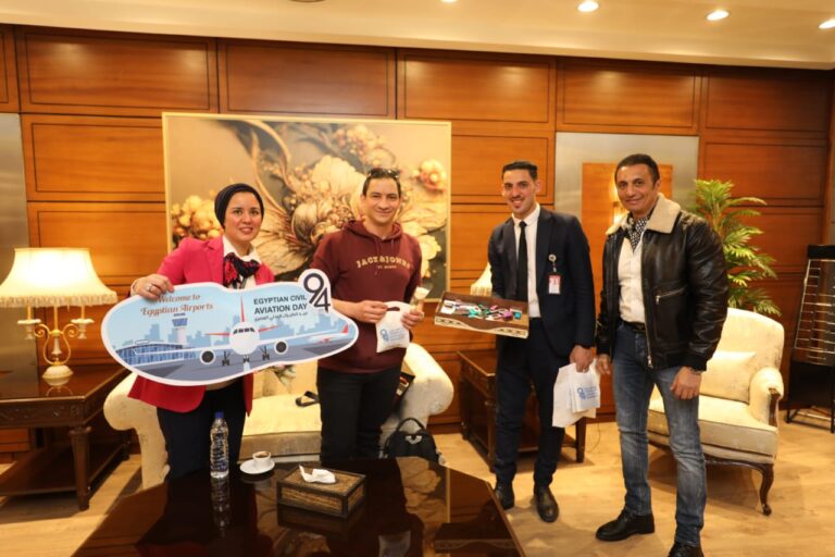 مطار القاهرة