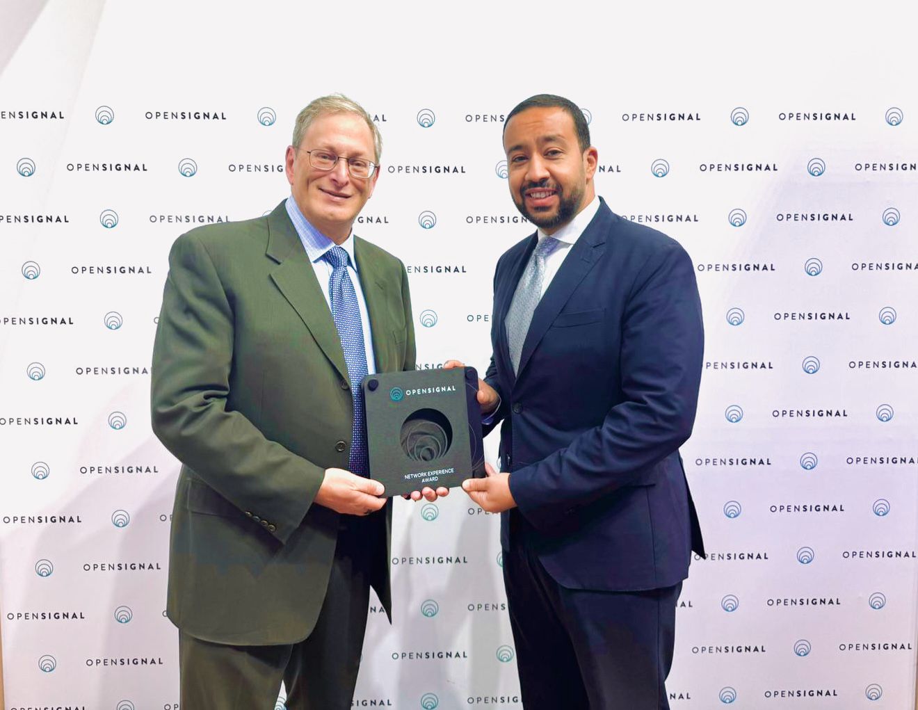 المصرية للاتصالات تحصل على جائزة أسرع مقدم خدمات إنترنت موبايل في مصر