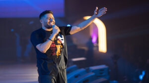 الليلة.. محمد حماقي يحيي حفلا على مسرح بنش مارك في السعودية