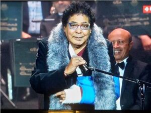 وزيرة الثقافة: إصرار الكينج على الغناء بعد كسر ذراعه قمة الالتزام