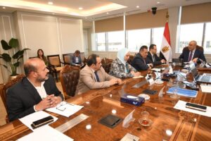 وزير الإسكان يتابع معدلات تنمية أراضى الساحل الشمالي الغربي