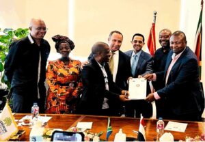 “سي إف سي” و”ايڤرجرو” توقعان مذكرة تفاهم مع “إيسترن كيب” و”كريس هاني” للشراكة في الخدمات اللوجيستية الزراعية في جنوب إفريقيا