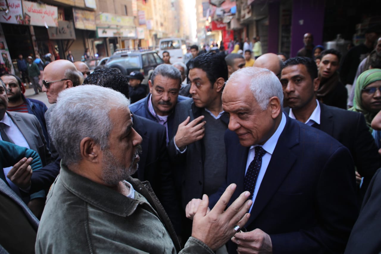 جولة ميدانية لمحافظ الجيزة للتأكد من انضباط الأسواق وتوافر السلع بها