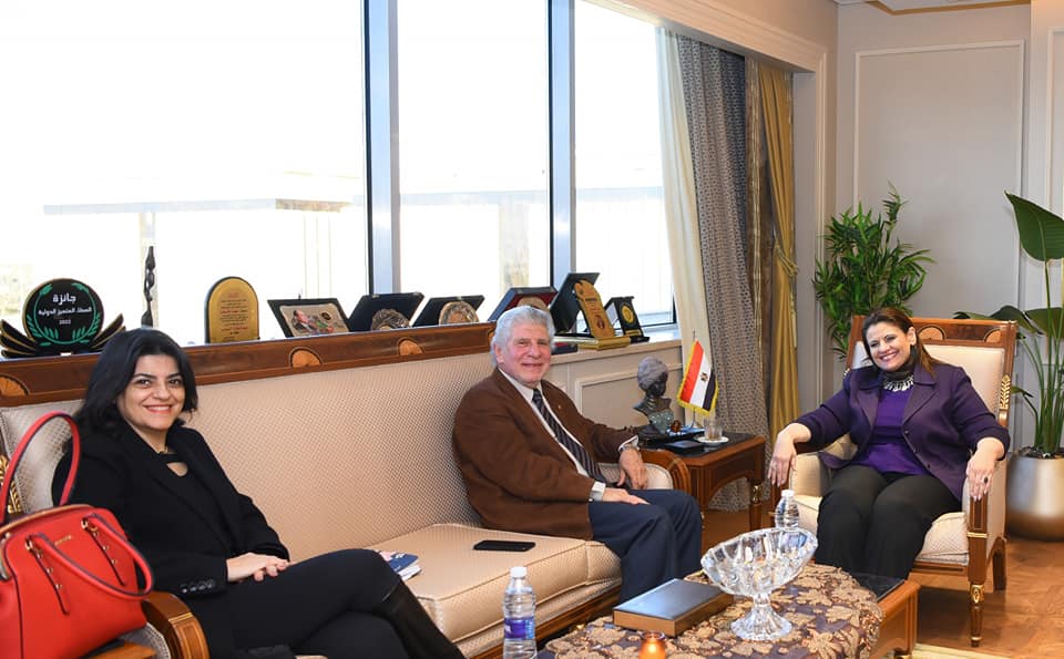 وزيرة الهجرة تستقبل رئيس الغرف التجارية الكندية بالقاهرة