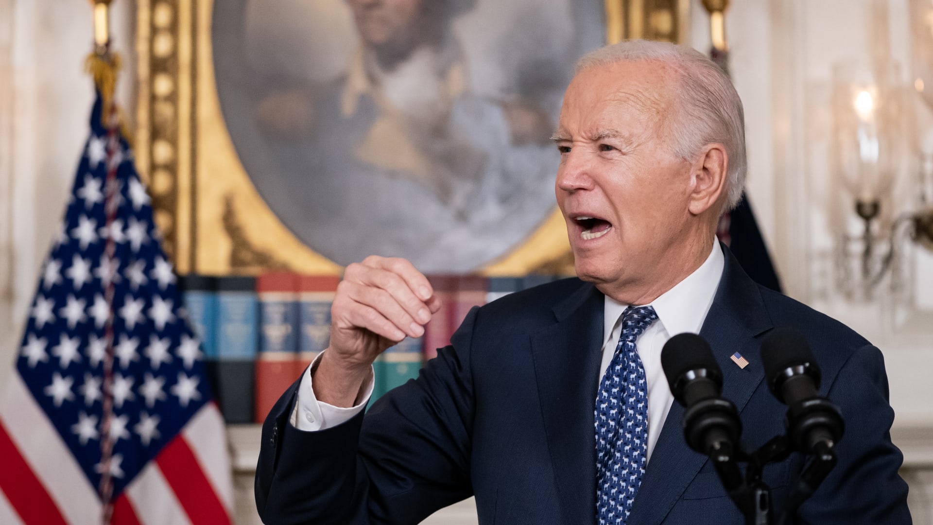 بايدن يسعى لاستمالة “العرب الأمريكيين” بتشديد لهجته تجاه إسرائيل