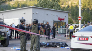 مقتل وإصابة 9 إسرائيليين في هجوم قرب مستوطنة بالضفة الغربية