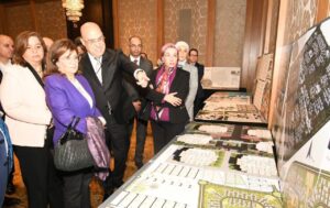 وزيرا الإسكان والبيئة يفتتحان معرض المشروعات المقدمة لمسابقة تصميم “الإسكان الأخضر”