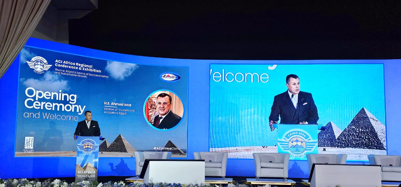 وزير السياحة السـیاحـة الـوافـدة إلـى مـصر تـعتمد عـلى الـطیران بنسـبة تـصل لأكـثر مـن 95%