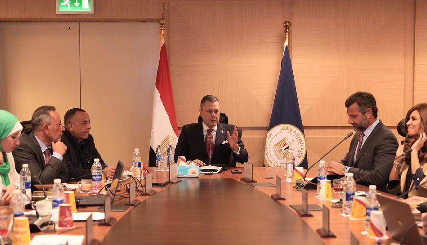 بالعاصمة الادراية .. عيسى يجتمع شركة “ميتا” للتكنولوجيا والهدف المتحف الكبير والترويج التقني