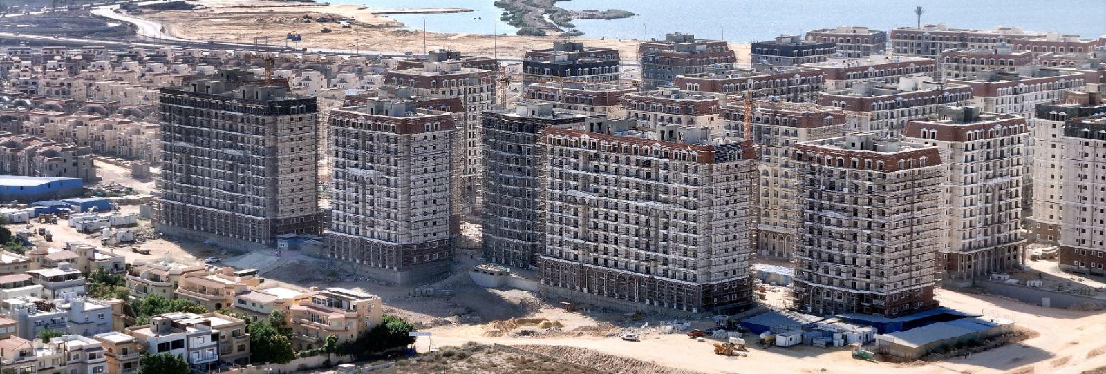 مسئولو الإسكان يتفقدون مشروعات المرافق بمناطق غرب كارفور بالإسكندرية ورشيد الجديدة