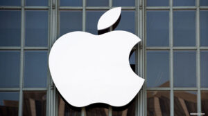 أبل تدفع 490 مليون دولار لتسوية مزاعم بتضليل المستثمرين