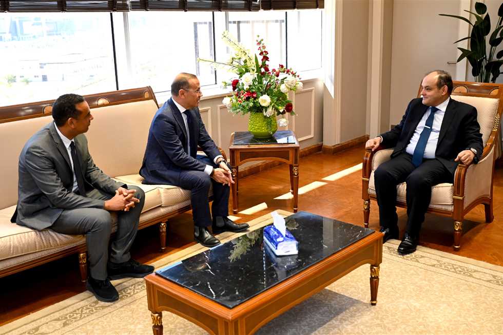 ننشر تفاصيل لقاء وزير التجارة والصناعة والممثل الإقليمي ل””يونيدو” بمصر