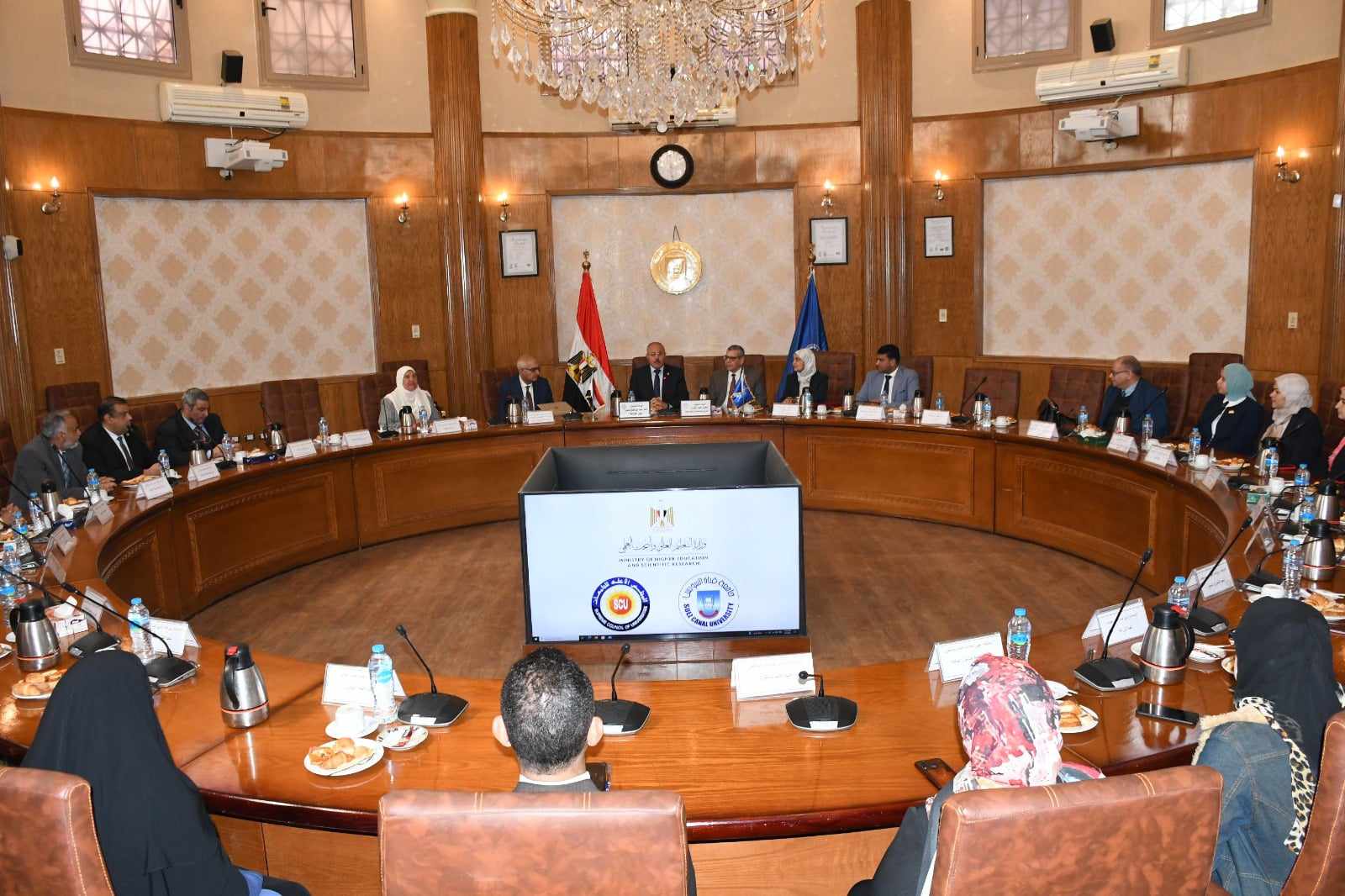 جائزة مصر للتميز الحكومي تعقد اجتماع لجنة تحكيم جوائز التميز الداخلية بجامعة قناة السويس