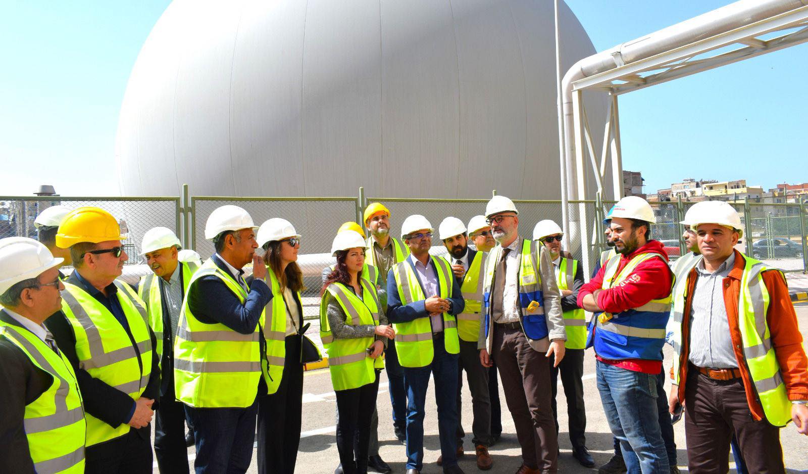 نائب وزير الإسكان وقنصل فرنسا يزوران أكبر محطة معالجة صرف صحي بالإسكندرية