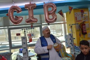موظفوا البنك التجاري الدولي يرسمون البهجة علي وجوه اطفال مستشفي 57357  