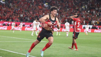 لاعب وسط الأهلي إمام عاشور